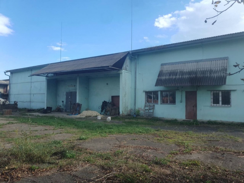 Вільне приміщення площею 1200 кв.м на вул.Павлика