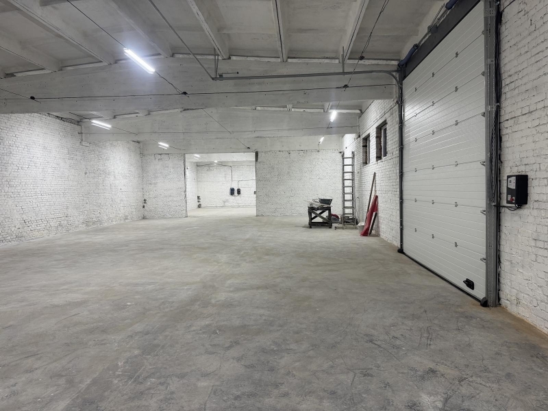 Виробниче приміщення площею 675  кв.м на вул.Б.Хмельницького