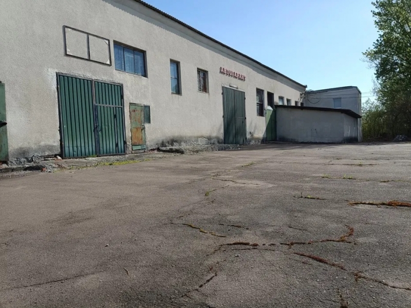 Виробничо-складське приміщення  площею 758  кв. м. по вул. Хмельницького