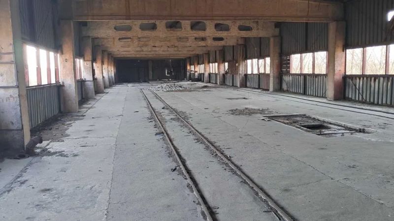 ЗАЛУЧЕНО ПРИМІЩЕННЯ Виробниче приміщення по вул Б. Хмельницького загальною  площею 1500 кв.м    