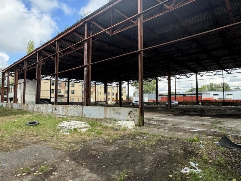 Вільне виробничо - складське приміщення  площею 2000  кв. м колишнього  підприємства «КМЗЗ» 