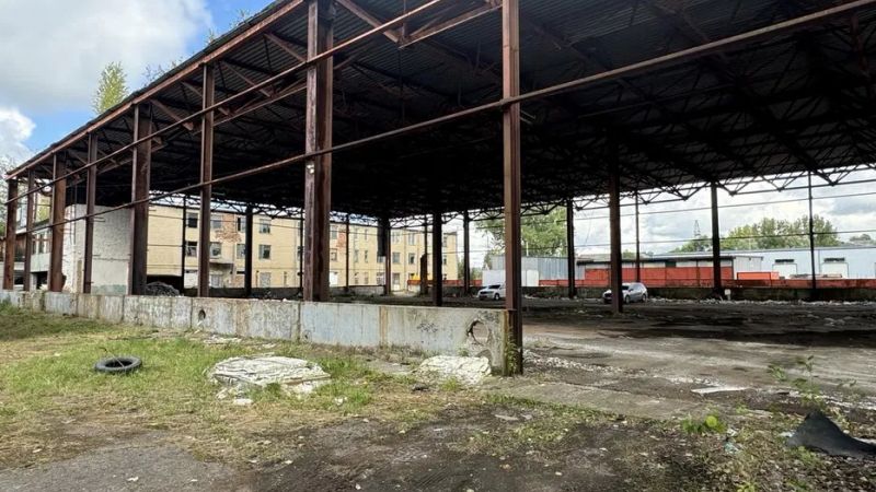 Вільне виробничо - складське приміщення  площею 2000  кв. м колишнього  підприємства «КМЗЗ» 